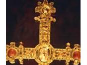 Francia, crocifiggono ragazza settimana: “Andava liberata demonio”