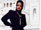 Ecco perchè Rihanna stata cacciata dalla moschea Dhabi