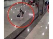 Turchia, madre vende neonato bagni dell’aeroporto meno euro (Video)