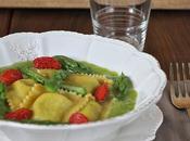 Ravioloni, senza glutine, ricotta spinaci asparagi pomodorini canditi