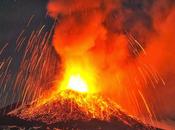 L'etna illumina cielo rosso