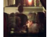 Finge proposta matrimonio volte, terza quella vera (Video)