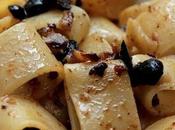 Mezzi paccheri alla salsa peperoni finocchio