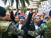 tunisini ancora strada manifestare. polizia spara disperdere folla assaltava sede dell’ex partito