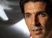 Buffon sta: “Regole assurde!”