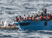 Lampedusa: Marina Militare soccorso mille migranti