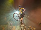 Cirque Eloize: recensione scena agli Arcimboldi Milano