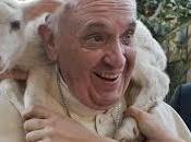 L’apparenza inganna. Papa Francesco progressista come dipingono.