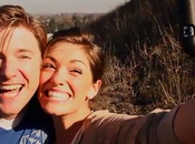 Cosa nasconde dietro felice selfie coppia?
