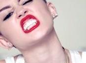 Miley Cyrus novità: simula rapporto orale palco. Shock presenti!