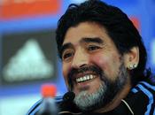 Clamoroso: Maradona torna giocare, campo anni