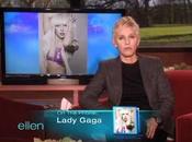 Lady Gaga telefona all’Ellen Show