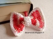 Segnalibro fiocchetto, all'uncinetto