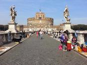 morte della legalità. mezzo incredibile brulicare abusivi, Castel Sant'Angelo Polizia Municipale passeggia come nulla fosse