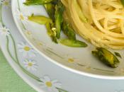 Pasta alla carbonara vegetale asparagi timo