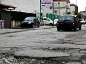 Video. Spazzatura buche, ecco contro-video Happy from Naples…