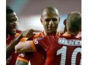 Galatasaray sempre secondo, Roberto Carlos porta Sivasspor Europa