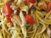 Linguine pesto rustico, gamberi calamari