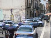 Incredibile nella periferia napoletana, ragazza gambizzata balcone