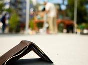 Signora lombarda perde portafoglio prende napoletani…