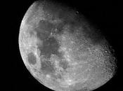 venti solari stanno prosciugando Luna