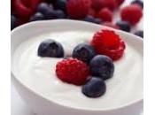 Yogurt frutta degli spuntini estivi