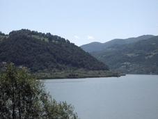 Bosnia-Erzegovina, verde Balcani, suoi fiumi segni della guerra