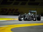 Singapore Hamilton torna testa alla classifica, ritiro Rosberg