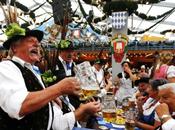 Video. Napoli anche all’Oktoberfest: canta sole