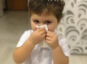 Insegnare bambini soffiarsi naso