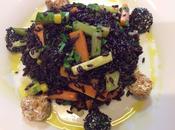 Riso venere verdure croccanti chicche caprino sesami