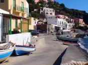 Isole Eolie, Alicudi scuola piccola d’Italia, solo alunni prima terza elementare