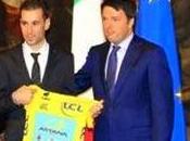 Nibali incontra Renzi consegna maglia gialla, "Speriamo Bis"