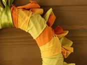 Ghirlanda autunnale riclando vecchie magliette