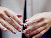 Manicure minimal dire glitter nail tamarre