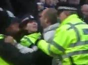 (VIDEO)Fan runs onto pitch (Premier League Norwich Liverpool 2012) Pitch invasion