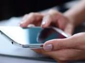Controllare mail continuamente causa stress, consiglio degli esperti: “Limitarne l’uso”