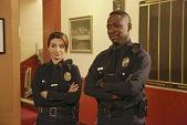 “New Girl primo sguardo Nasim Pedrad come training officer Winston