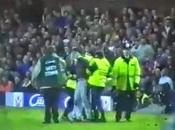 (VIDEO)Epic pitch invasion Liverpool Swansea 9.1.1990 #thisisfootball
