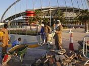 Qatar: Lavoratori migranti sfruttati cantieri Mondiali calcio Amnesty International