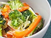 Insalata broccoli, peperoni cipolla Salad with pepper onion