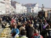 soluzione alle invasioni selvagge turismo massa Venezia