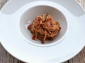 spaghetti olive nere guanciale croccante