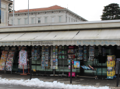 Luino, l’Assessore Barozzi: “Dopo muro piacerebbe abbattere l’edicola piazza Libertà perché colonne cinesi”