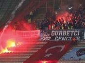 Multa salata Napoli: puniti fumogeni lanciati tifosi Trabzonspor