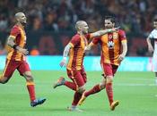 Galatasaray-Besiktas 2-0: Oztekin solito Sneijder, Gala vede titolo