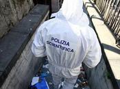 Napoli, trovato rifiuti cadavere carbonizzato legato. Possibile esecuzione