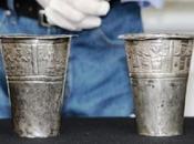 Perù, scoperte coppe metallo