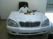 Foto giorno marzo 2011 scrivania forma mercedes