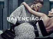 Balenciaga presenta campagna autunno inverno 2015-16 Kate Moss Lara Stone